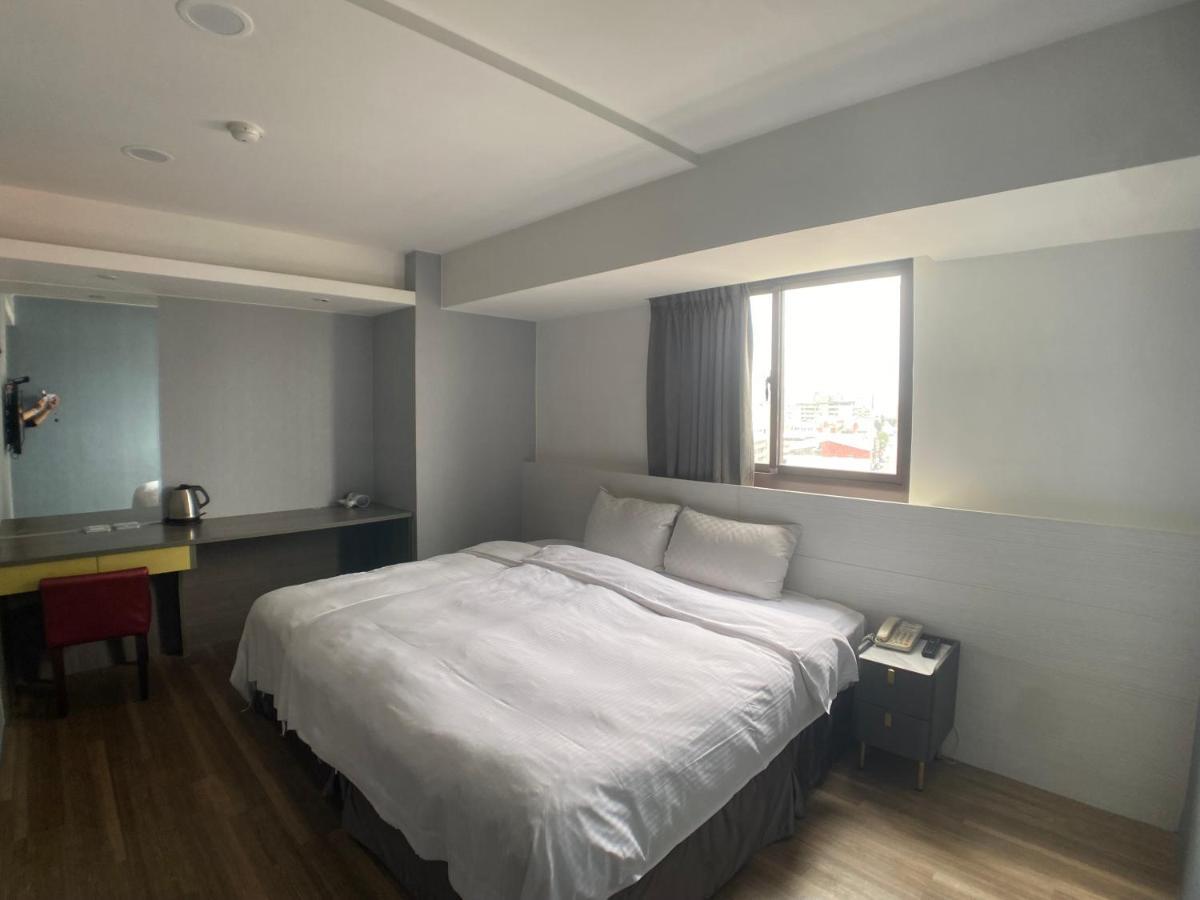 Bonjour Hotel Taichung Buitenkant foto