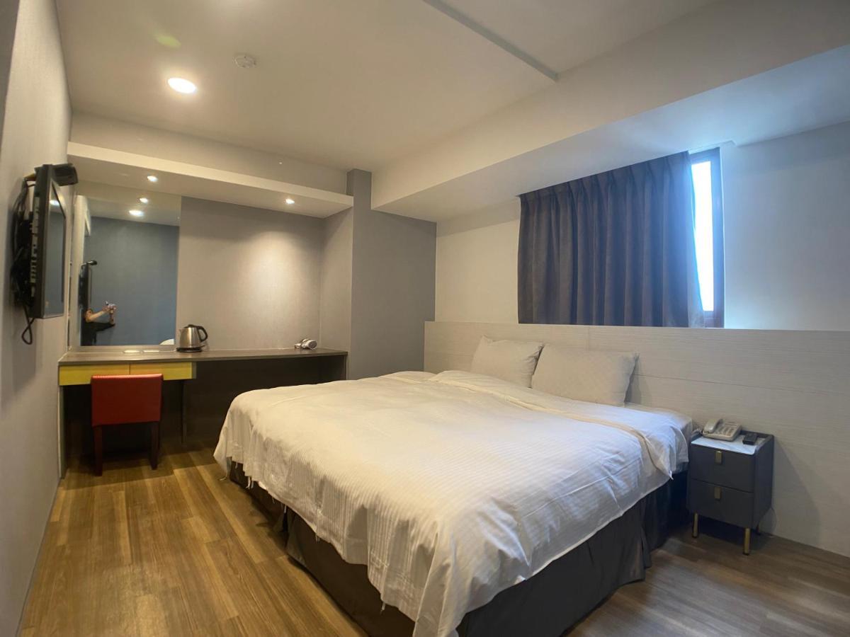 Bonjour Hotel Taichung Buitenkant foto