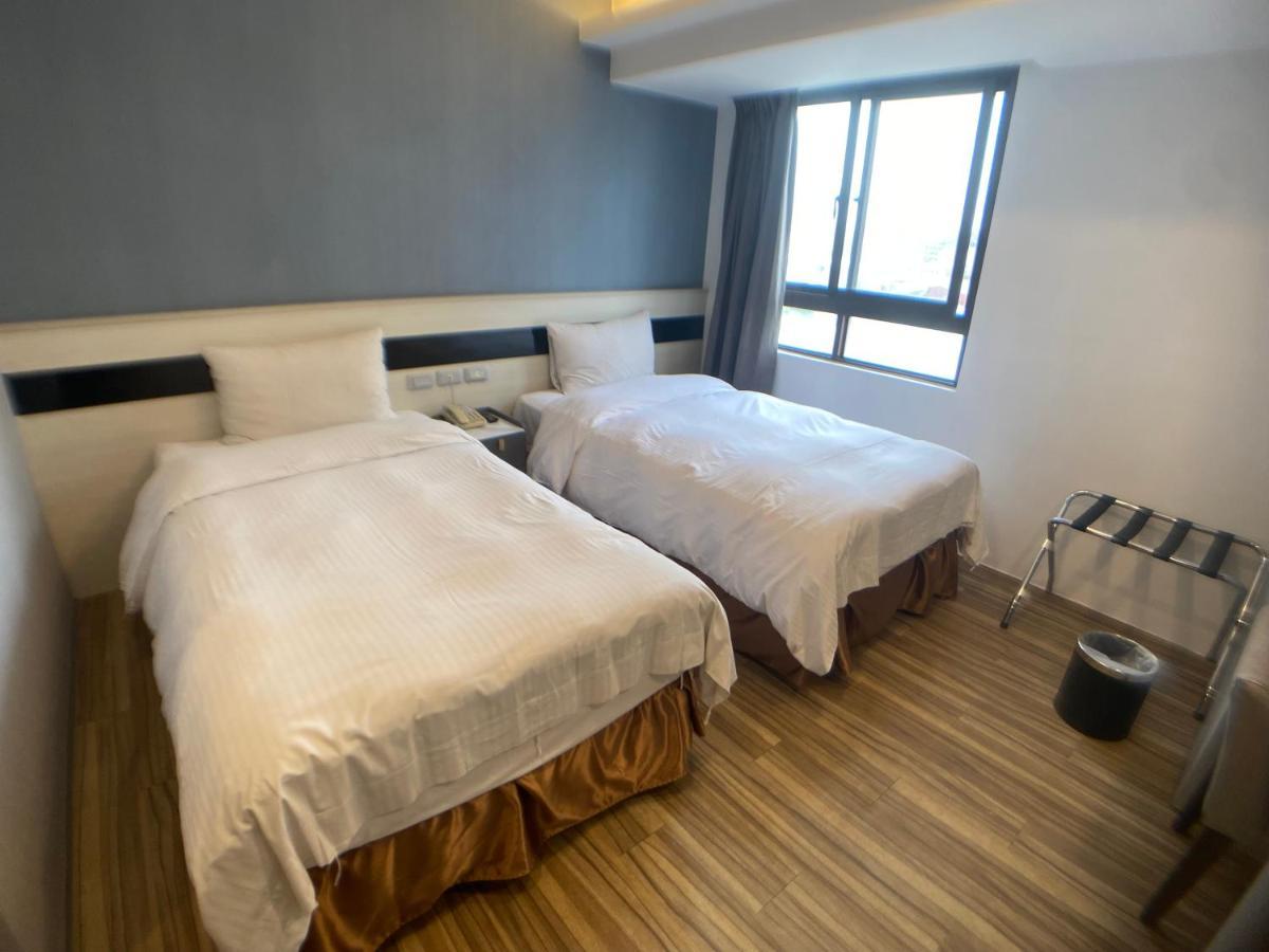 Bonjour Hotel Taichung Buitenkant foto