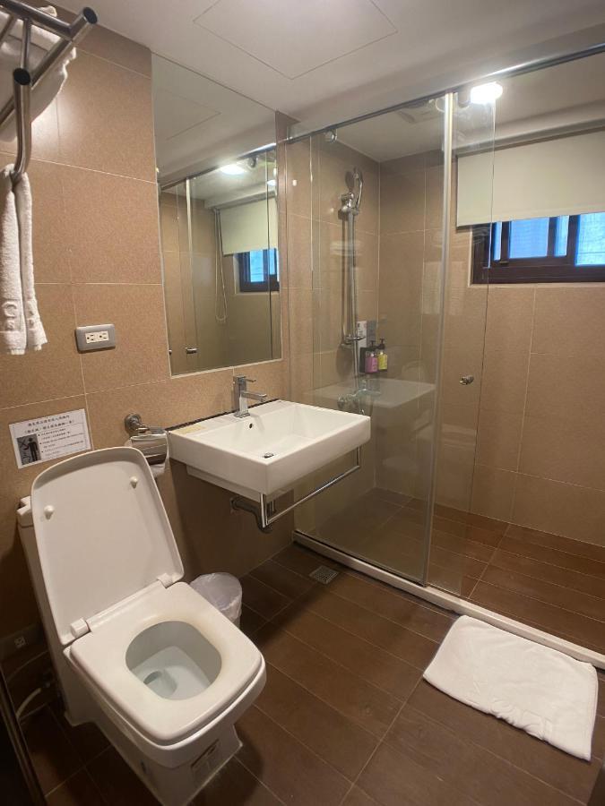 Bonjour Hotel Taichung Buitenkant foto