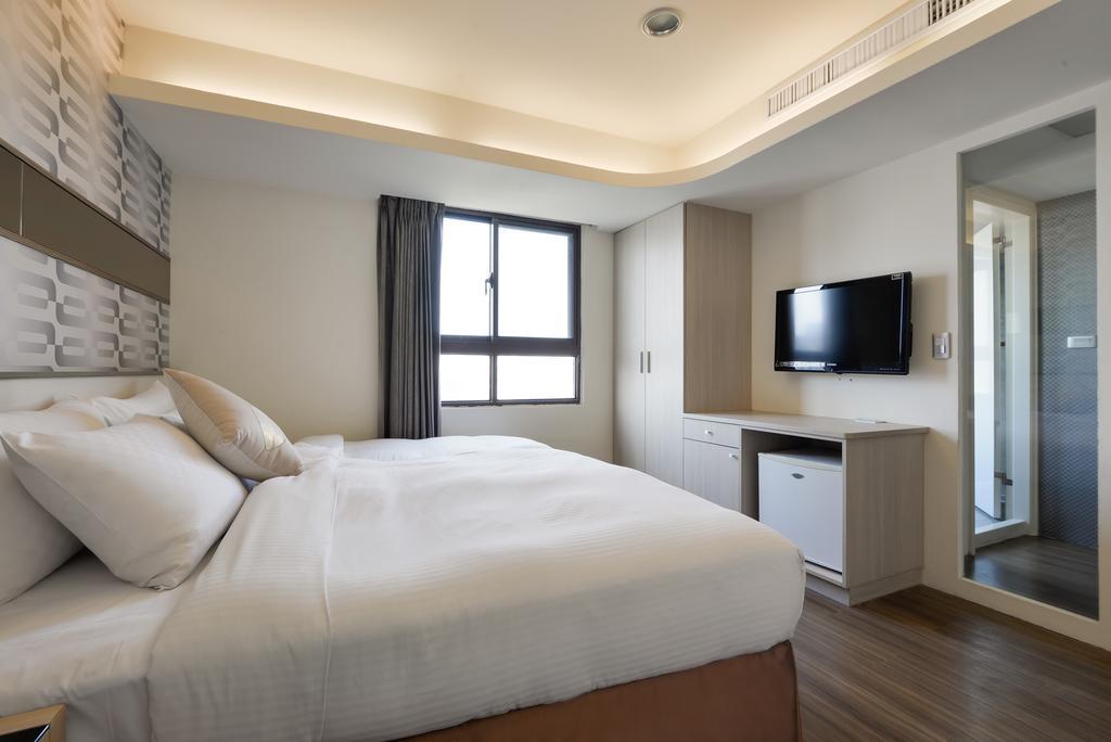 Bonjour Hotel Taichung Buitenkant foto